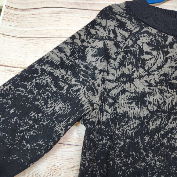 Athleta Women's Jacquard Textured Merino Wool Blend Crew Neck Sweater Black Sz L - Picture 3 of 13